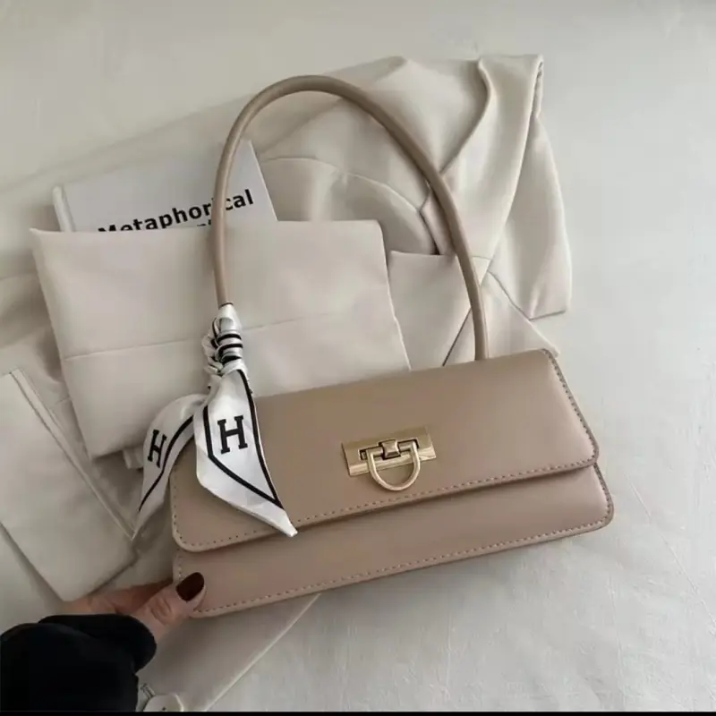 Fashion French Style Ladies Single Shoulder Bags Large Woman Sling Bag with Lock Ladies PU Leather Underarm Bag