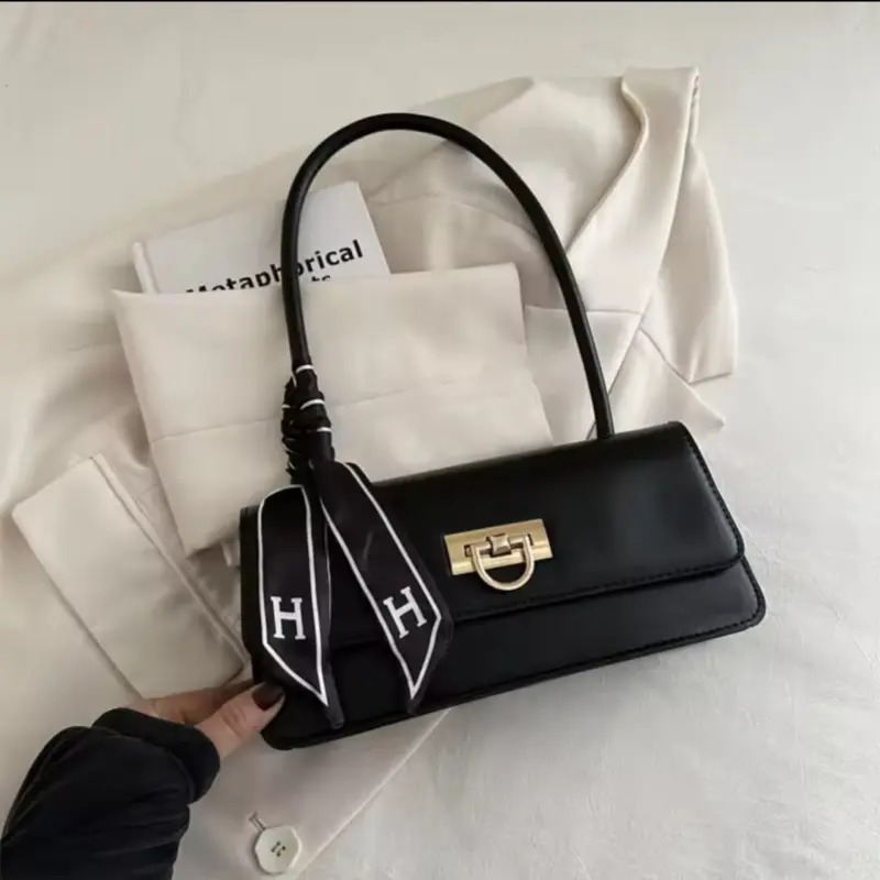Fashion French Style Ladies Single Shoulder Bags Large Woman Sling Bag with Lock Ladies PU Leather Underarm Bag